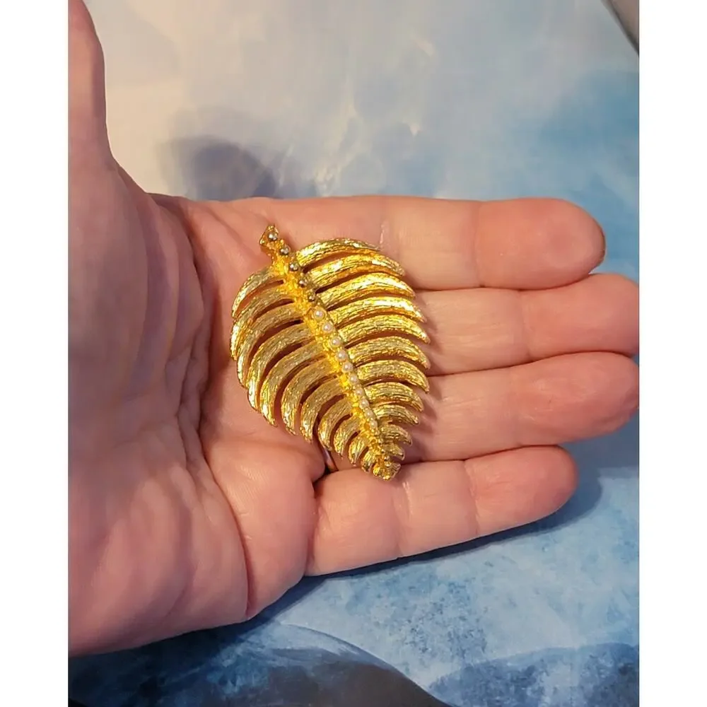 Vintage Large Faux Pearl & Gold-tone Leaf Brooch Pin- Figural 2
